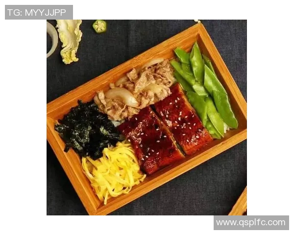 足球明星享受美味盒饭的高清瞬间分享与精彩回顾